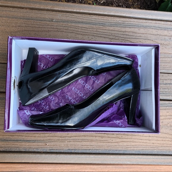 Black Genuine Eel Skin Pumps - Picture 6 of 8